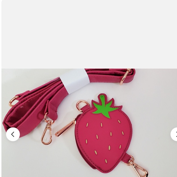 Disney loungefly Lotso purse smells like strawberries - Picture 6 of 16